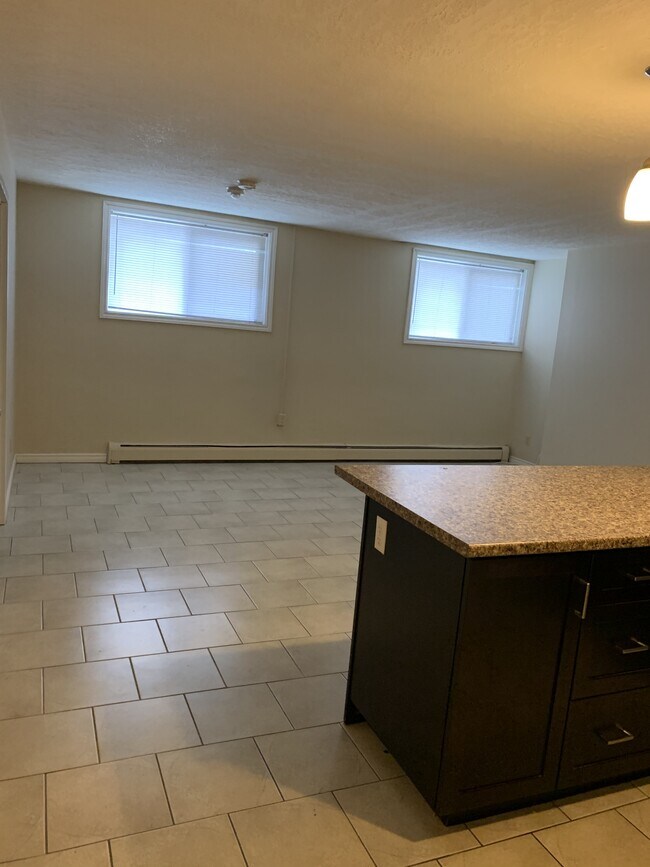 Photo - 30-30 Westmount Rd W Unit 21