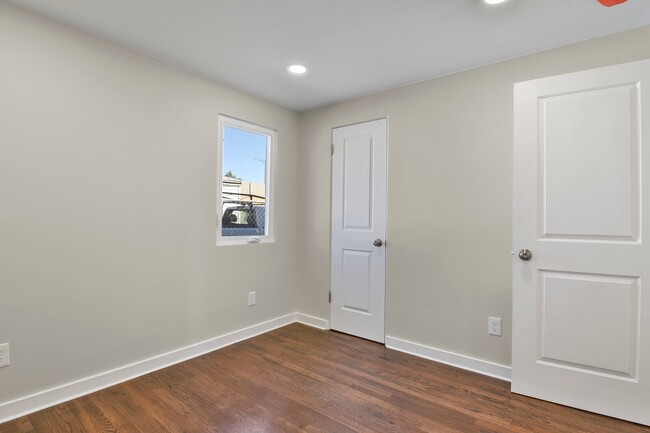 Photo - 4729 Meade St