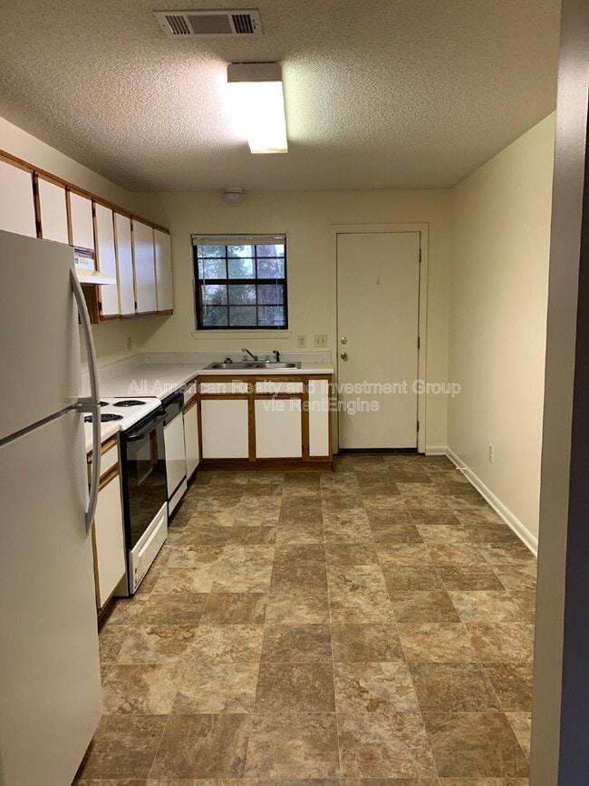 Photo - 112 Bayou View Dr