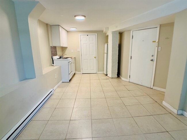 Building Photo - 320 Jefferson St Unit GRR