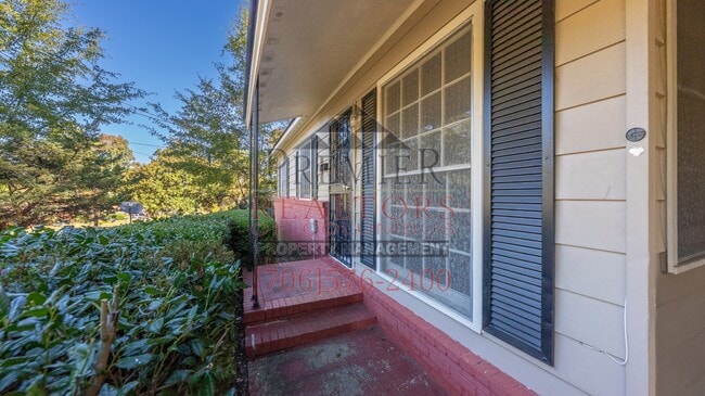 Photo - 330 Mays Ave