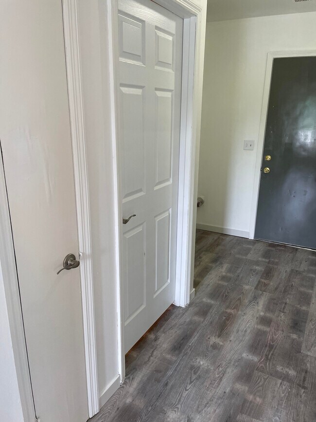 Photo - 113 Hope Dr Unit B