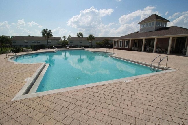 Photo - 734 Majestic Dr