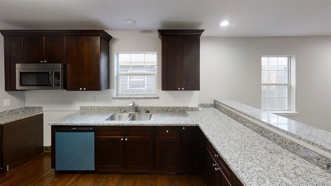 Photo - 4323 Alice St