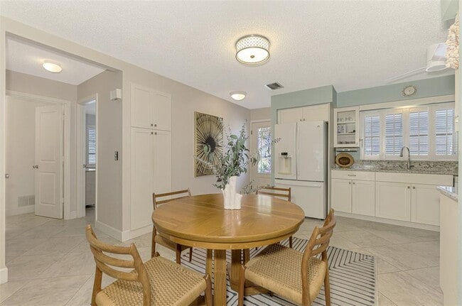 Photo - 2643 Lear Rd