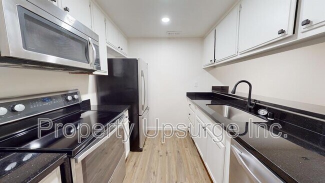 Photo - 1282 Wurch Way