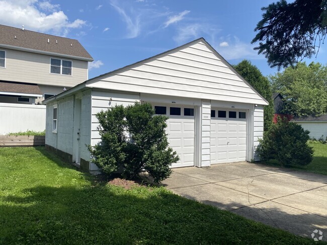 Building Photo - 137 S 9th Ave Unit Garage Rental