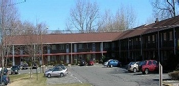 Crestwood Apartments - Crestwood Apartments