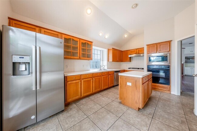 Photo - 1853 Dapplegrey Ln