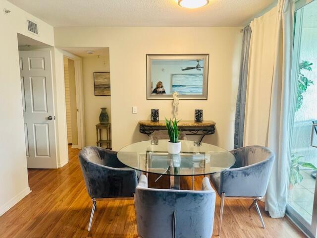 402 Villa Cir Unit 402