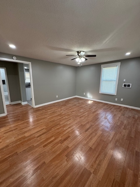 Photo - 204 Brisco St