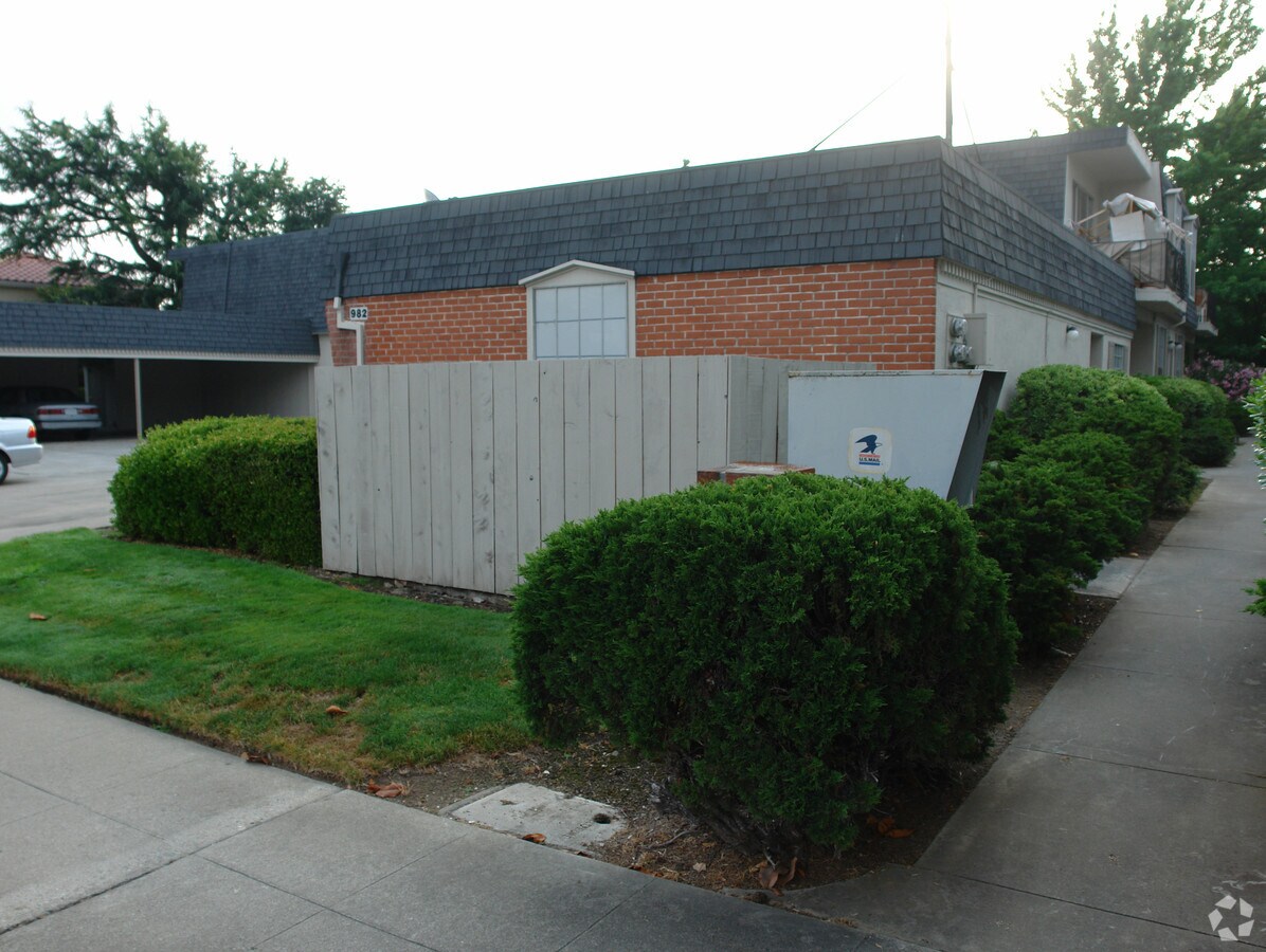 Photo - 982 S Wolfe Rd Apartments