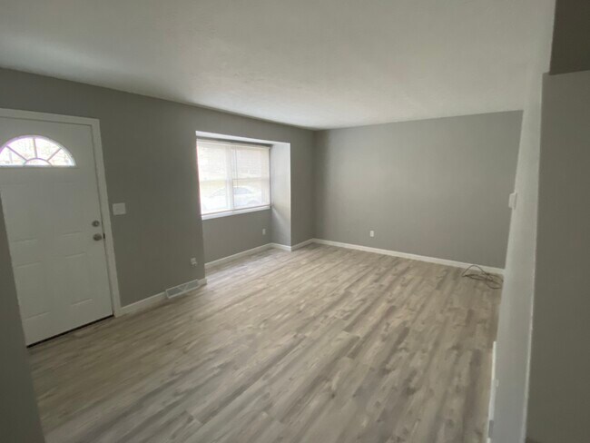 Photo - 6036 Applecrest Ct