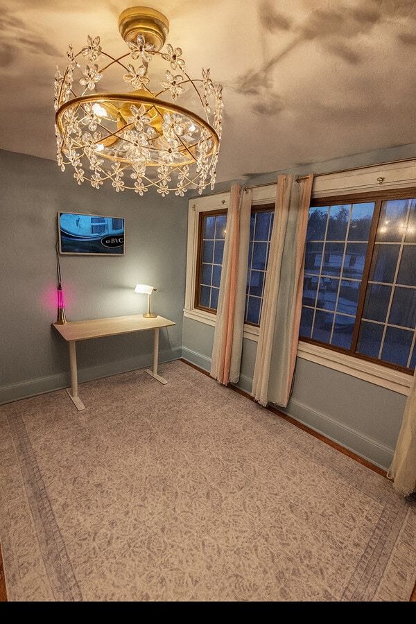 Photo - 640 Albemarle St