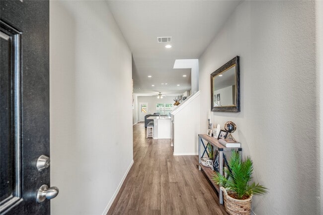 Photo - 210 Bellewood Mnr Dr