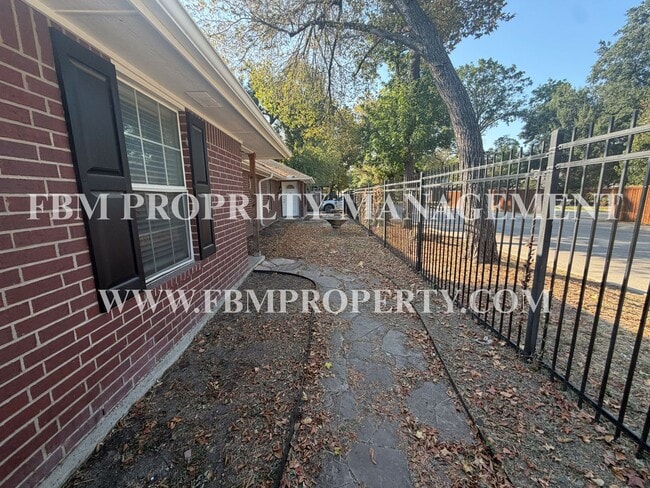 Photo - 121 N 24th St Unit 1