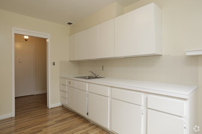 Standard Kitchen
