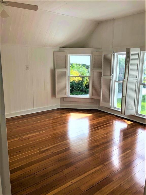 Photo - 835 Victoria Dr