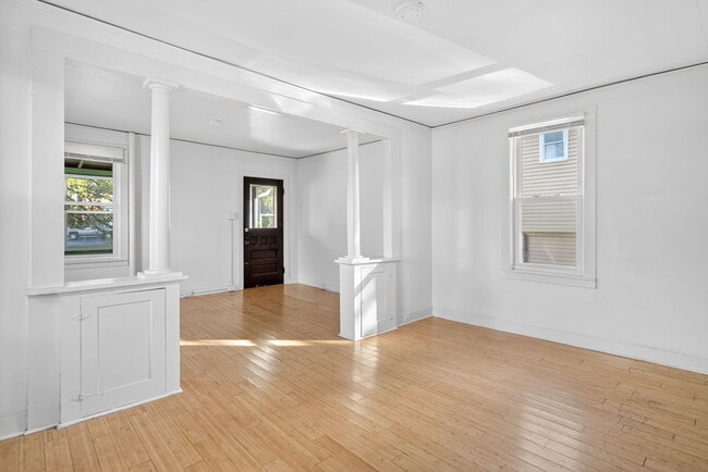 Photo - 727 W Court St