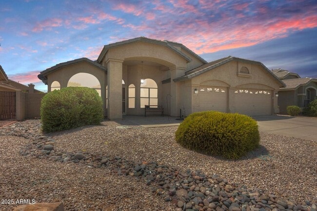 Building Photo - Charming and beautiful newly remodeled Gilbert home!!