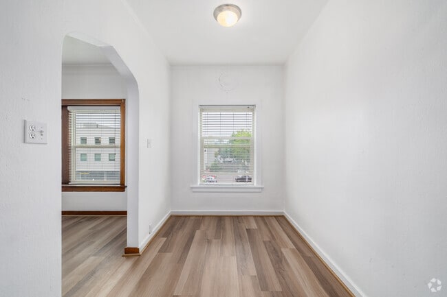 Studio - 475SF