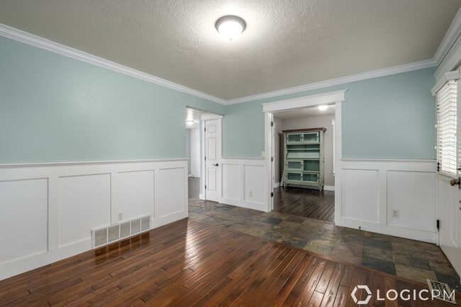 Photo - 376 W Concord Pl