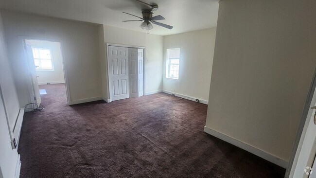 Building Photo - Downtown 1 Bedroom 1 Bath Unit 3 Rental