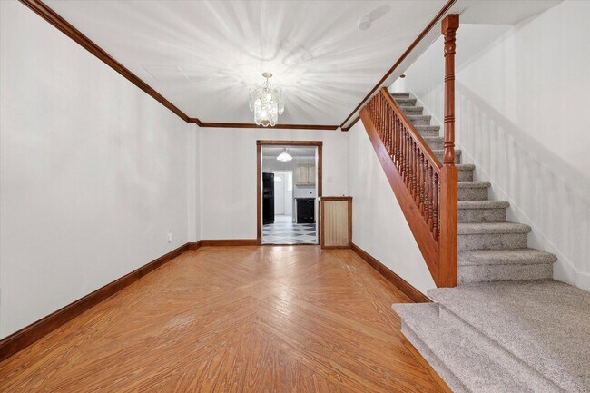 Photo - 104 Maple St