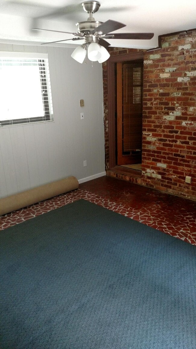 Living Room - 5736 Murrayhill Rd Unit 1