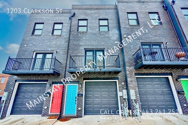 3 Bedroom Rowhome W/ Garage & Rooftop Deck! - 3 Bedroom Rowhome W/ Garage & Rooftop Deck!