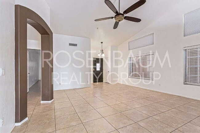 Photo - Gorgeous 3-bedrooms, 2-baths home in the d...