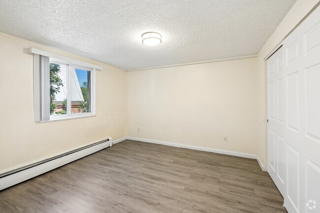 1BR, 1BA - 588SF - Bedroom