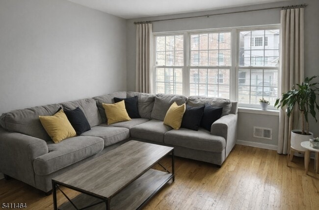 Photo - 1031 E Grand St