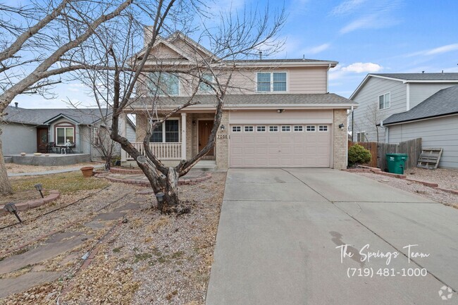 Building Photo - Updated 3BD/3BA Fountain Home w/ A/C!