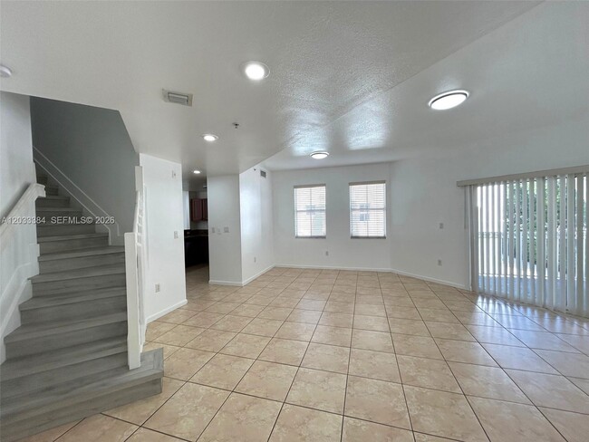 Building Photo - 11503 NW 89th St Unit 206