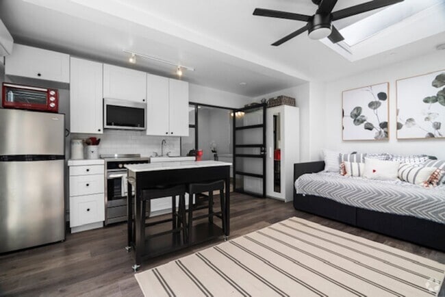 Building Photo - Stunning Furnished Mission Hills Studio w/... Unit 4036 Studio Rental