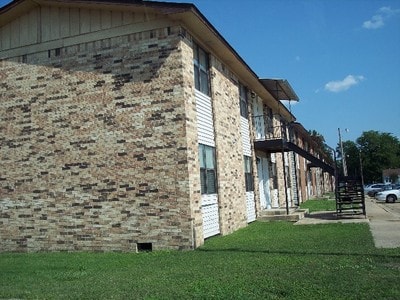 Oak Tree Apartments