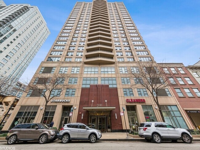 Photo - 200 N Jefferson St Condo Unit 1707