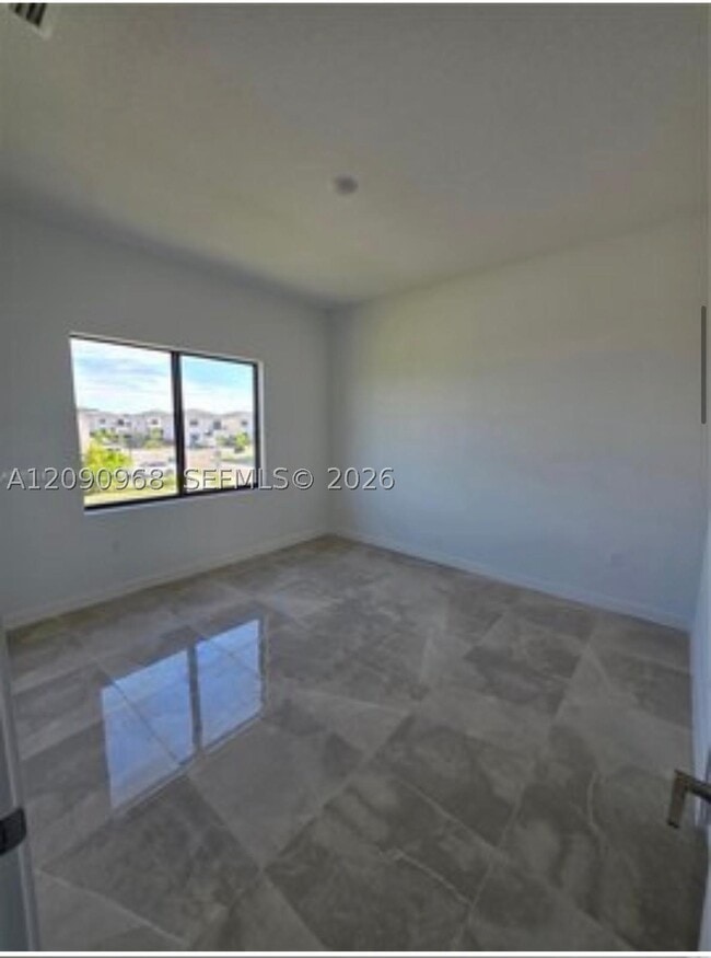 1305 NW 4th Ave