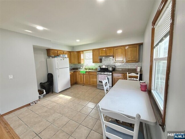 Photo - 30 Cottage Pl