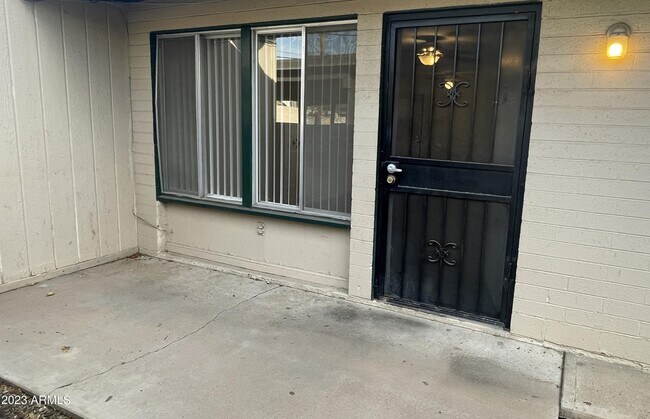 Photo - 4719 N 15th Ave Apartment Unit 4