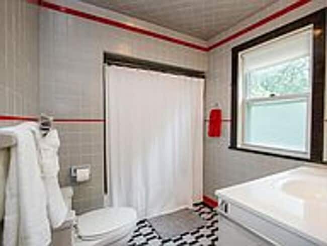 Photo - 4 bedroom 2 bath