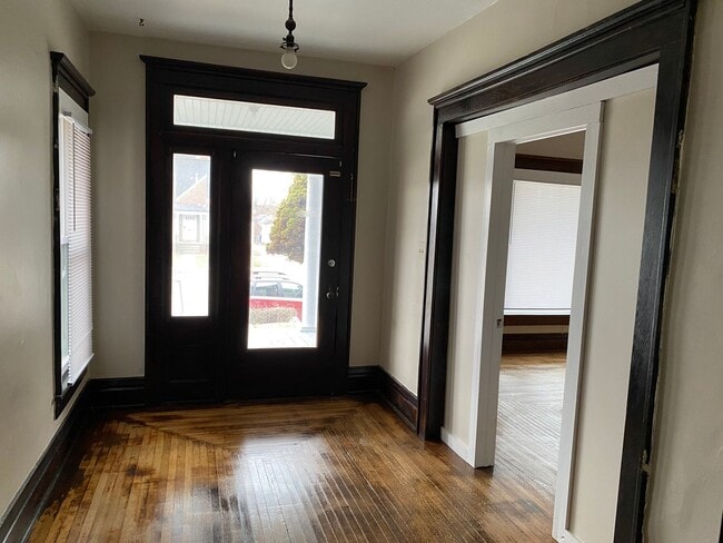 Photo - 747-747 1/2 E Main St Unit 747 E Main St