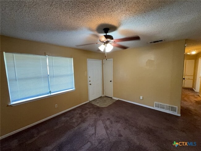 Photo - 820 Michelle Dr