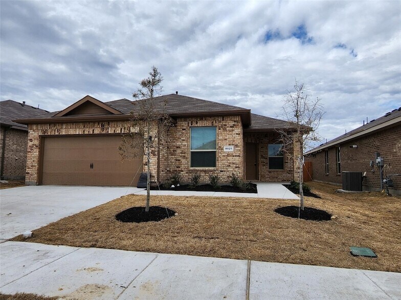 Photo - 8925 Old Rawhide Ln