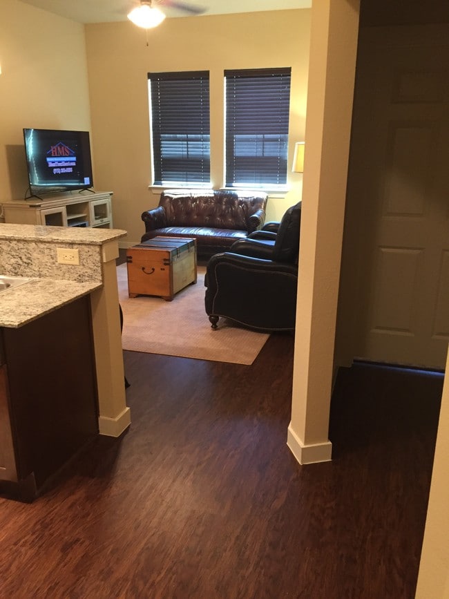 Sequoia Village - Sequoia Village Apartments