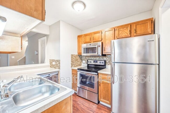 Photo - 3136 Driftwood Dr Unit Apt A