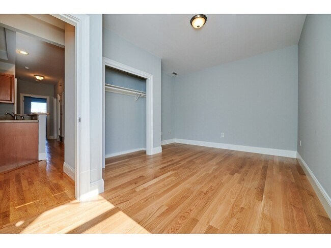 Photo - 12 Humboldt Pl Unidad 3