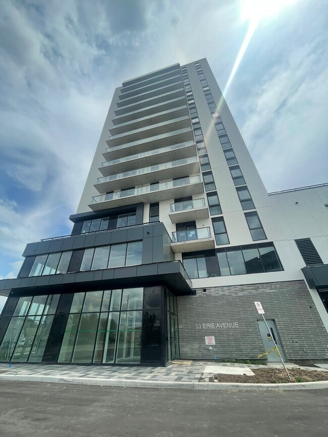Building Photo - 33 Erie Av Unit 33 Erie Ave 1301