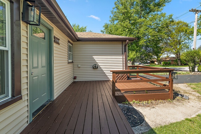Photo - 11920 S 74th Ave